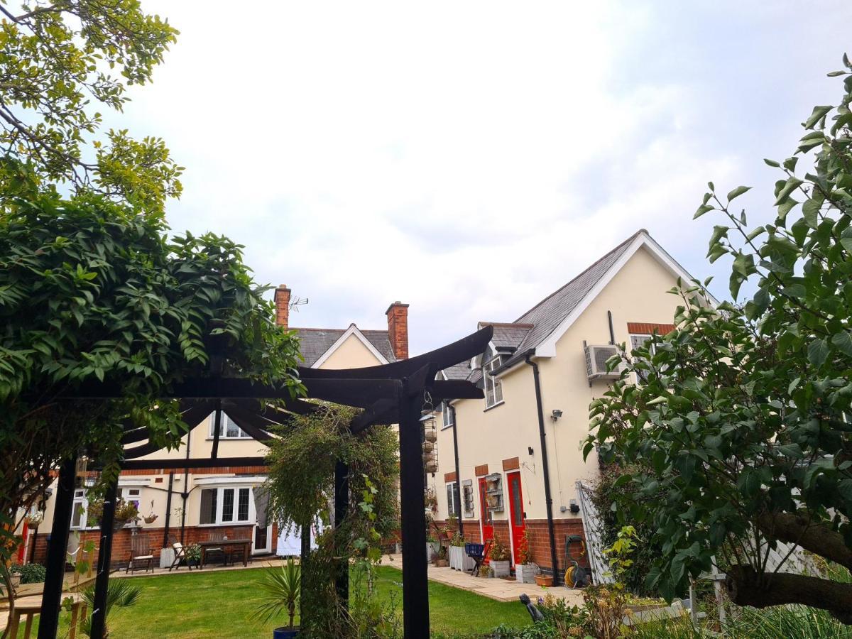 Peaceful Self Contained Studio In Lovely Garden. Hinckley Bagian luar foto