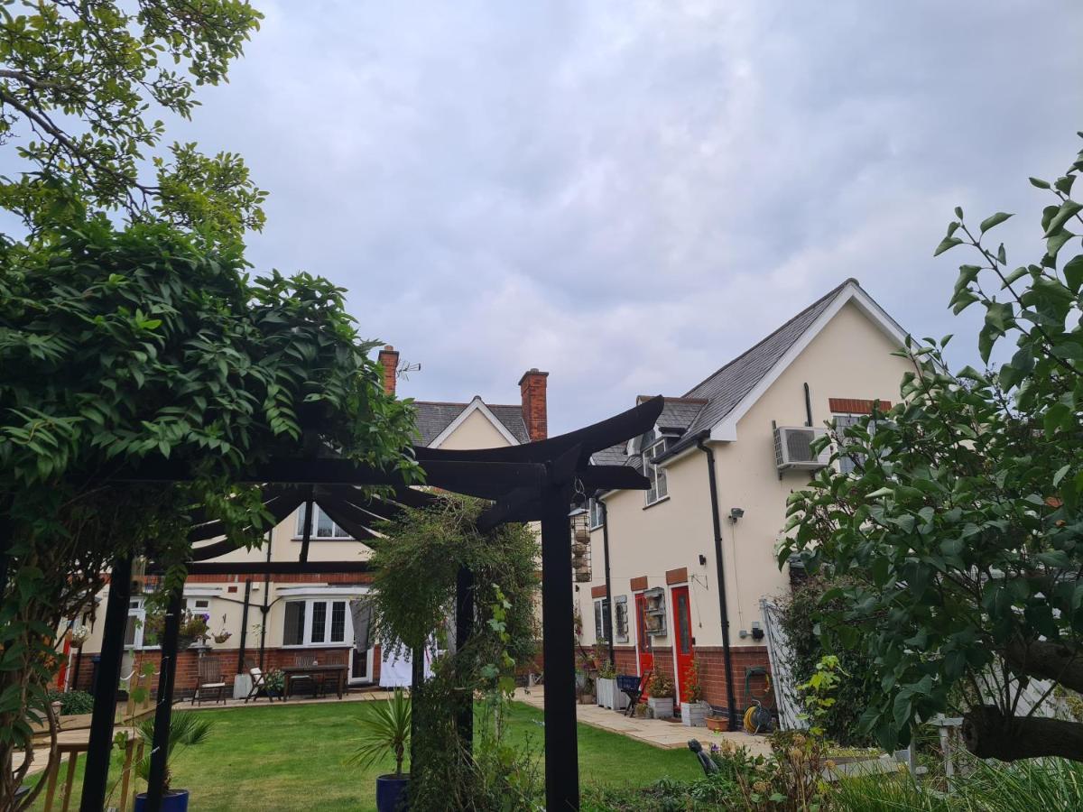 Peaceful Self Contained Studio In Lovely Garden. Hinckley Bagian luar foto